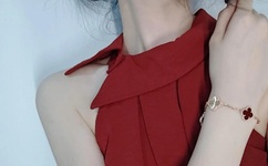 打美女屁股打到红gif动态图